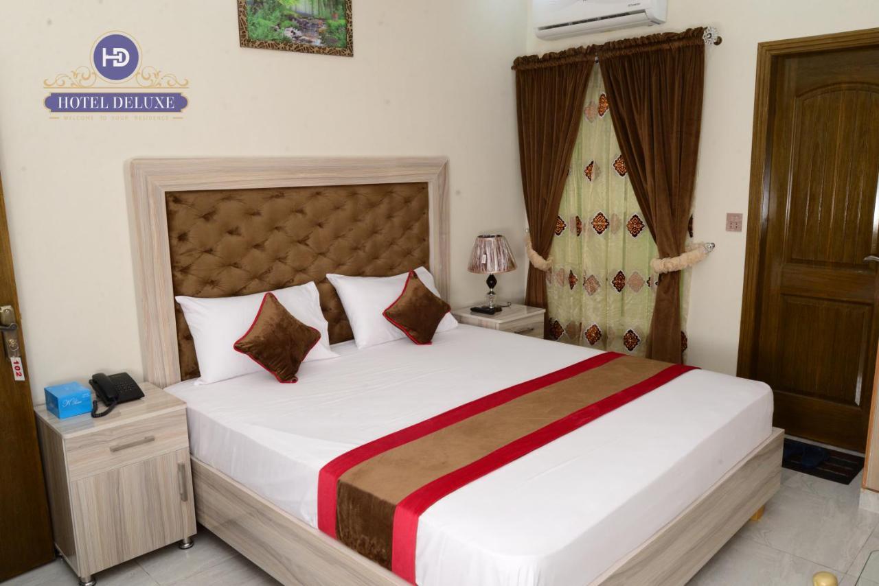 Hotel Deluxe Lahaur Zewnętrze zdjęcie