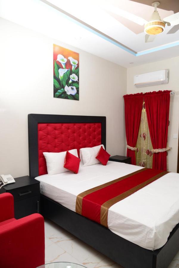Hotel Deluxe Lahaur Zewnętrze zdjęcie