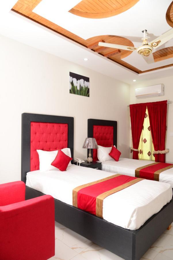 Hotel Deluxe Lahaur Zewnętrze zdjęcie
