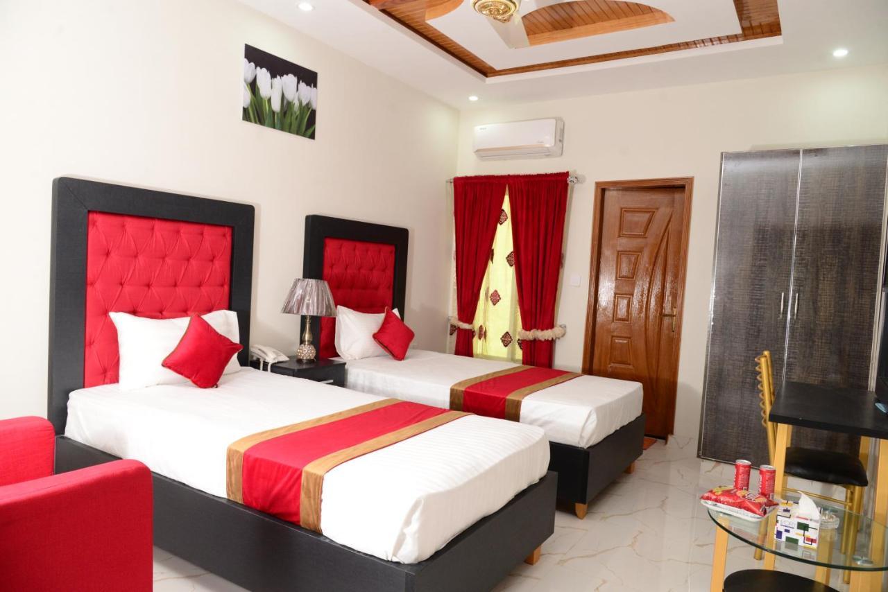 Hotel Deluxe Lahaur Zewnętrze zdjęcie