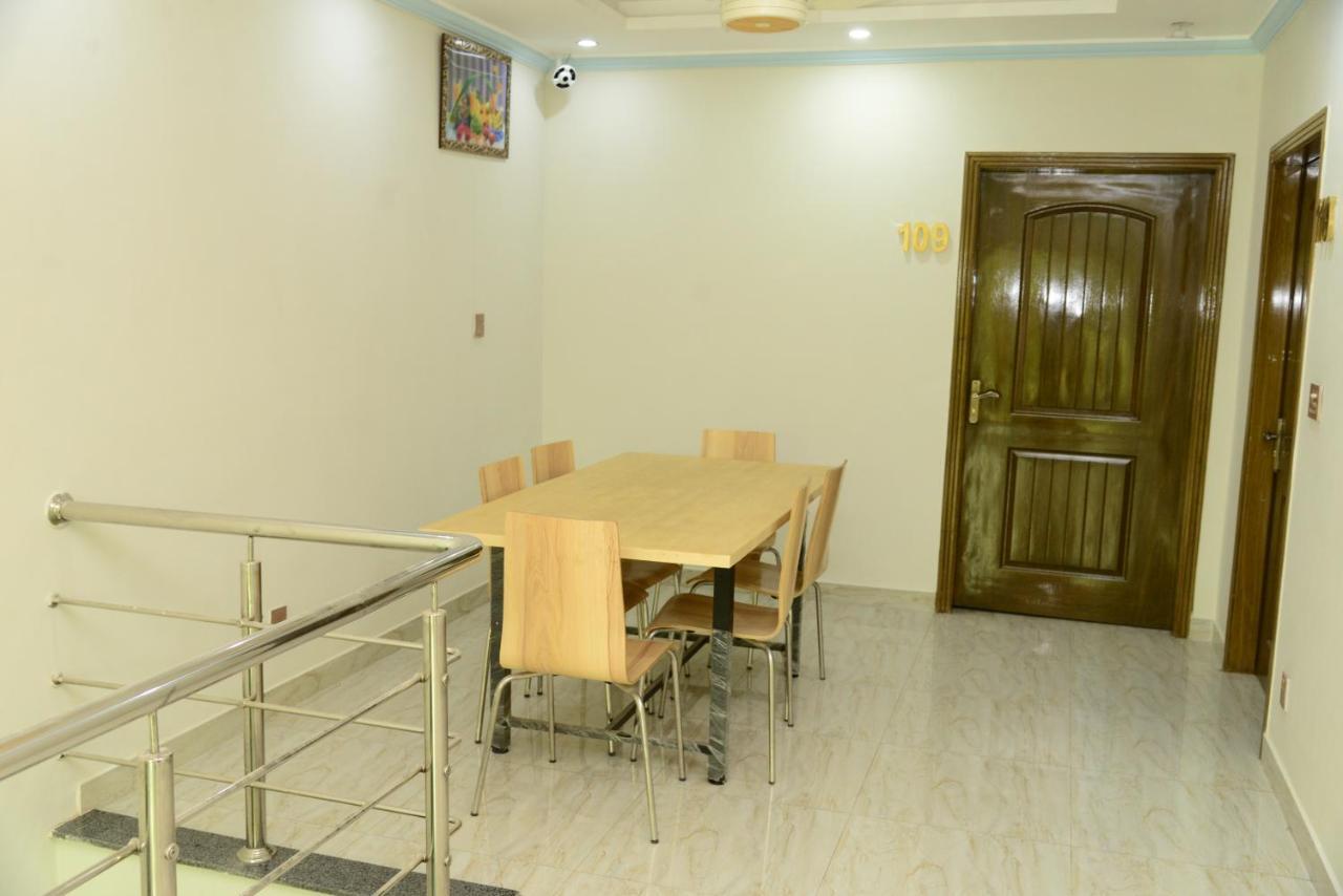 Hotel Deluxe Lahaur Zewnętrze zdjęcie