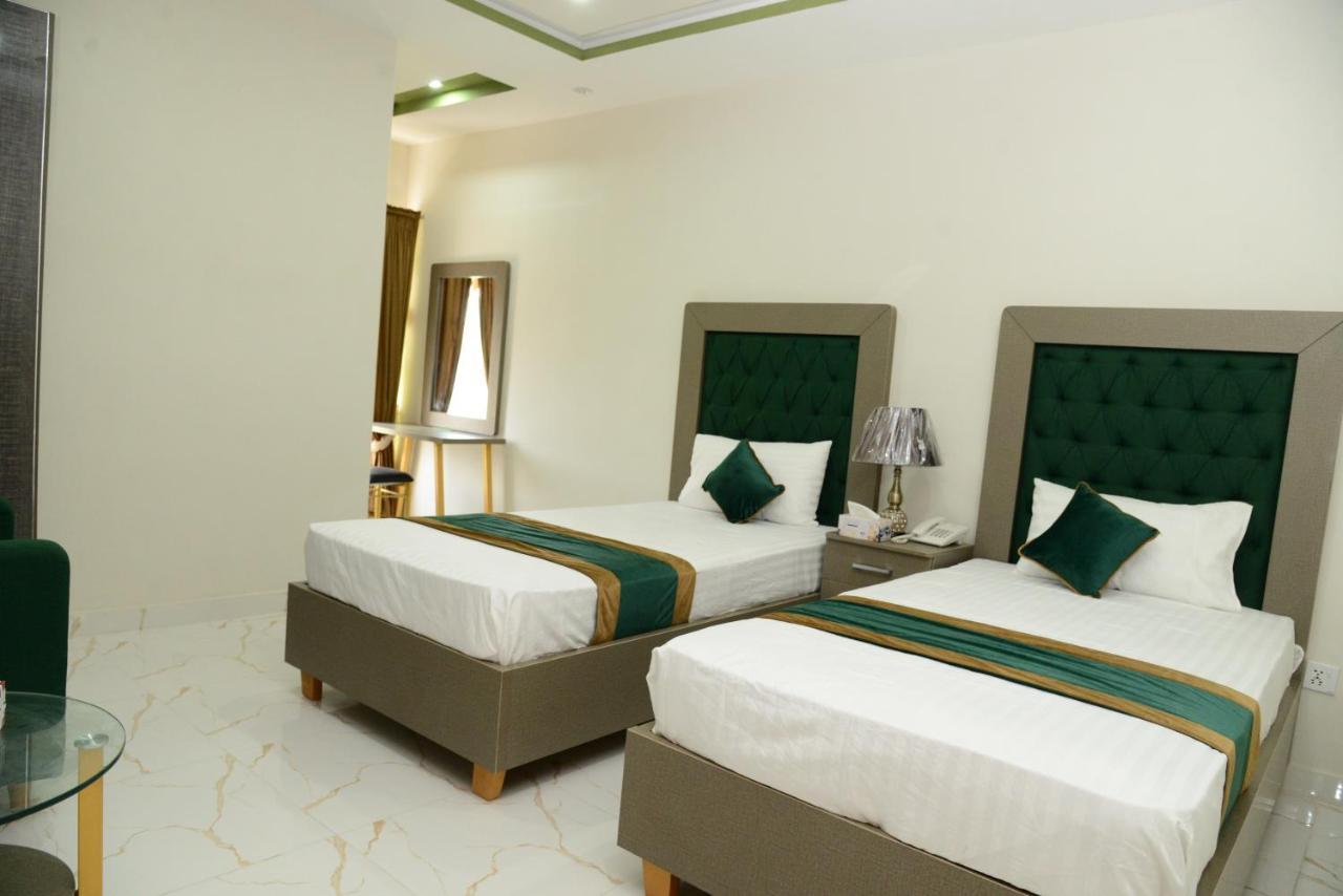 Hotel Deluxe Lahaur Zewnętrze zdjęcie