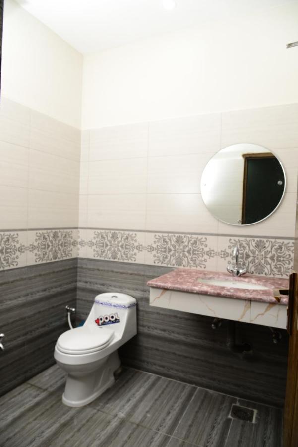 Hotel Deluxe Lahaur Zewnętrze zdjęcie