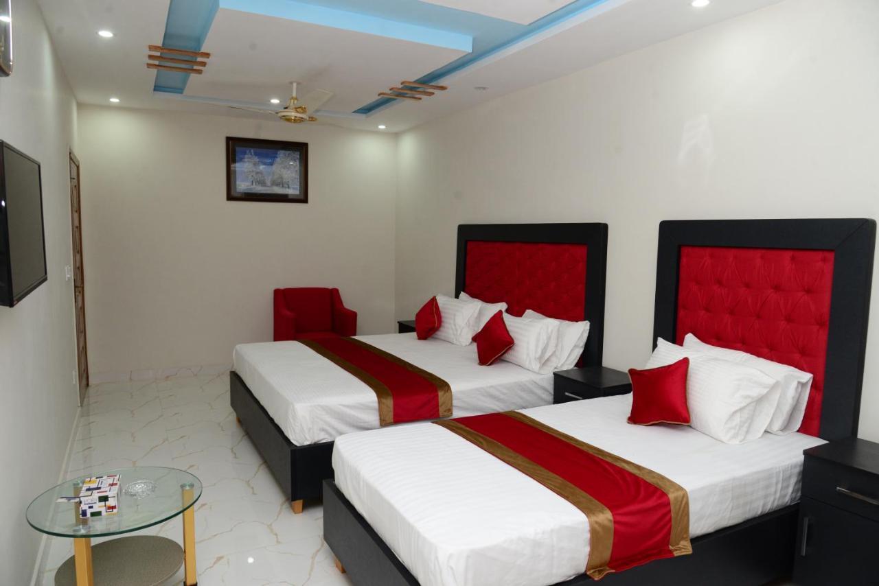 Hotel Deluxe Lahaur Zewnętrze zdjęcie