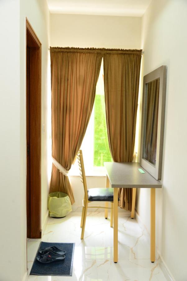 Hotel Deluxe Lahaur Zewnętrze zdjęcie