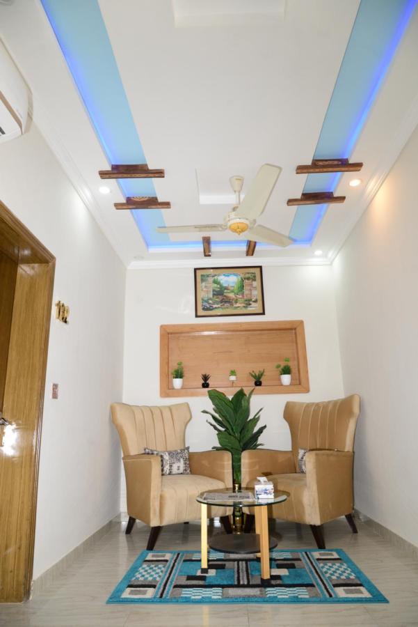 Hotel Deluxe Lahaur Zewnętrze zdjęcie