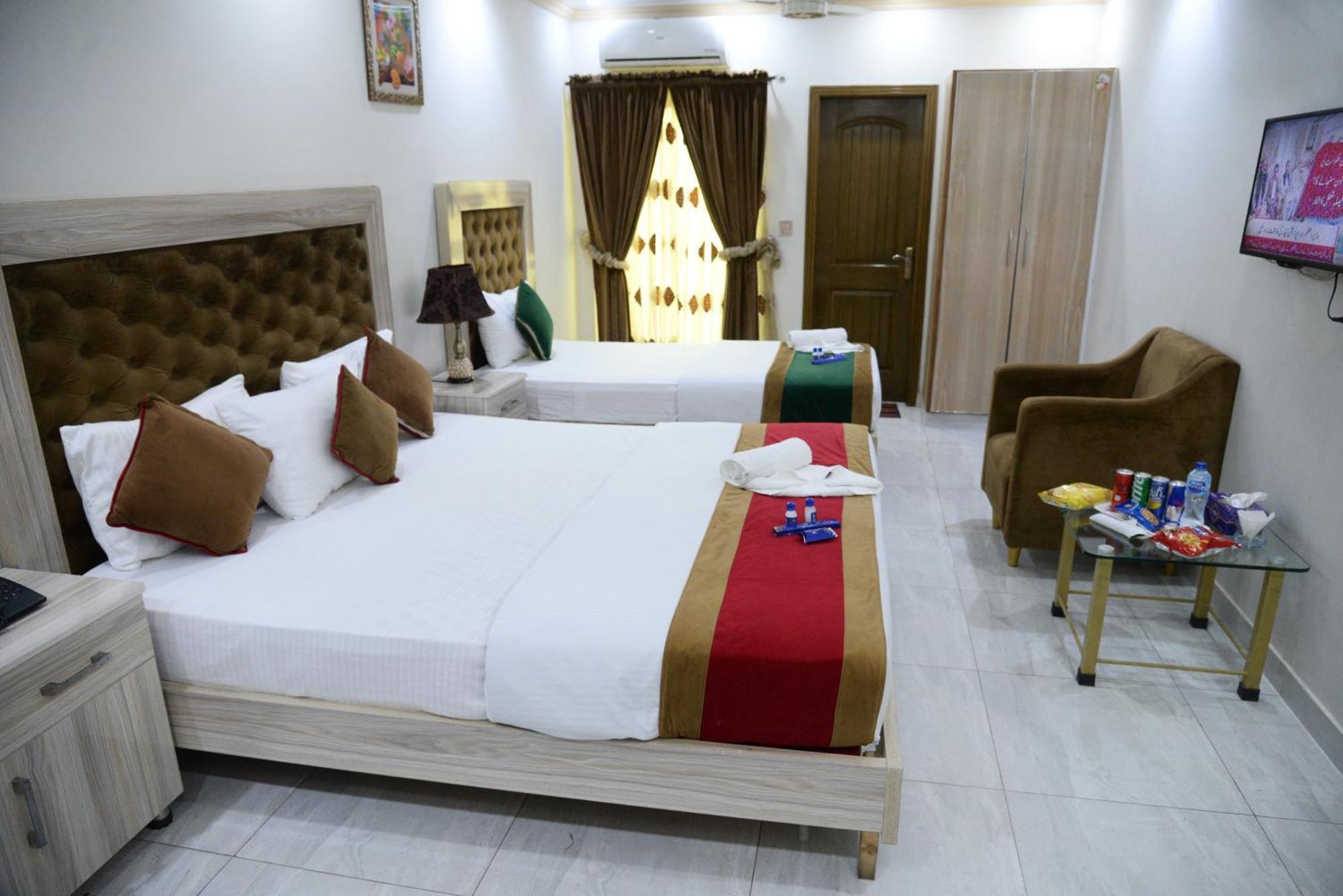 Hotel Deluxe Lahaur Zewnętrze zdjęcie