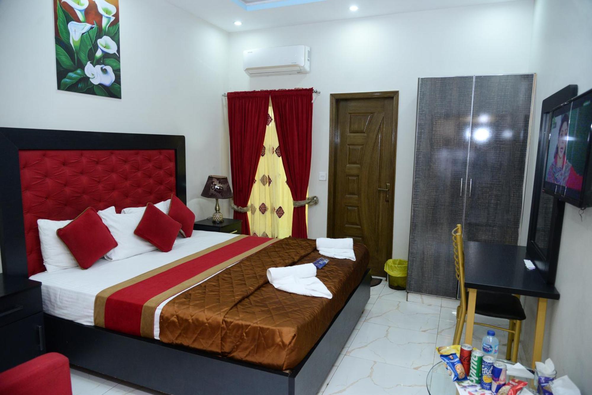 Hotel Deluxe Lahaur Zewnętrze zdjęcie