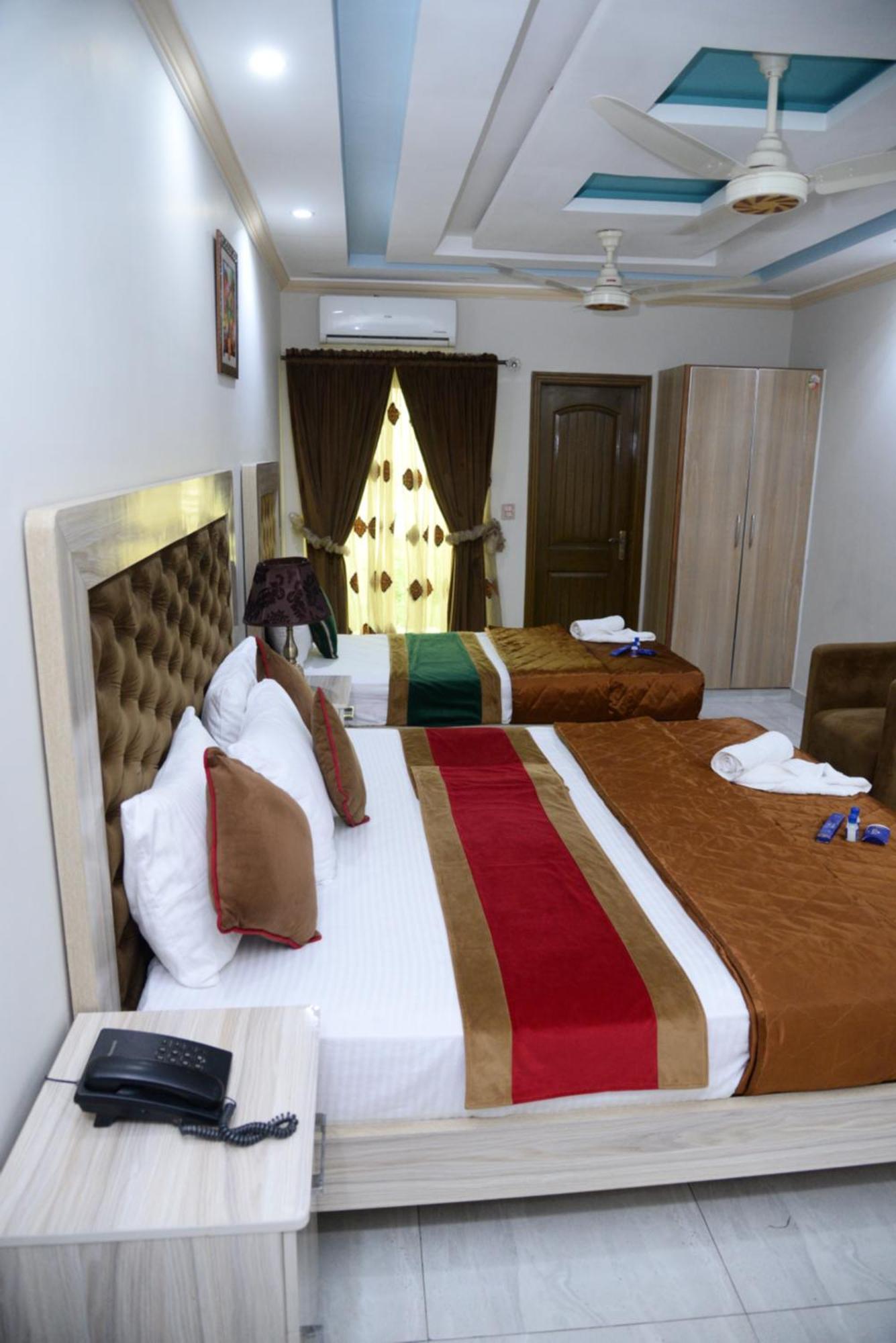 Hotel Deluxe Lahaur Zewnętrze zdjęcie
