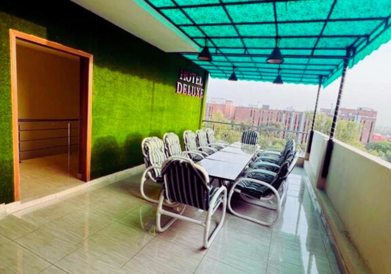 Hotel Deluxe Lahaur Zewnętrze zdjęcie