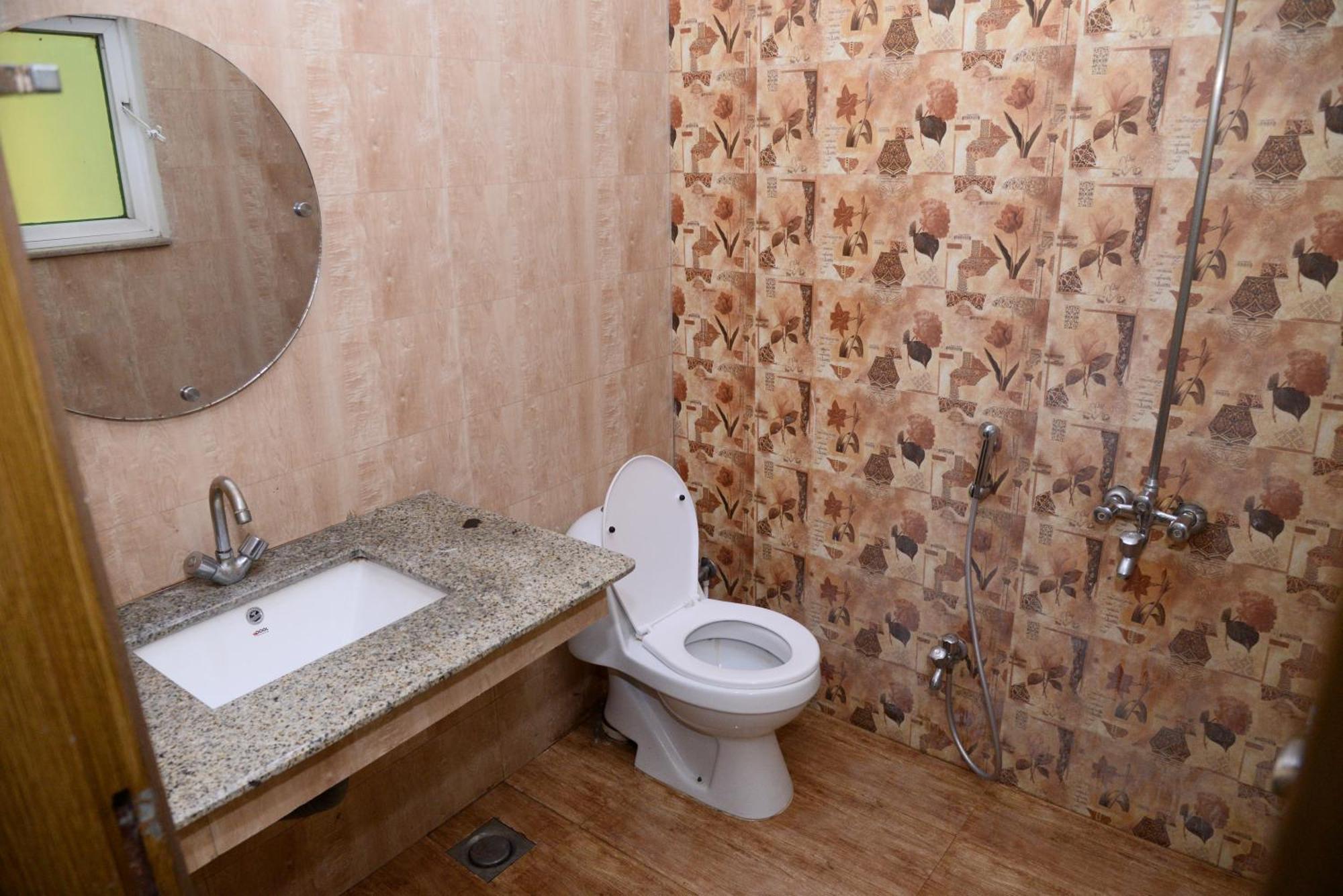 Hotel Deluxe Lahaur Zewnętrze zdjęcie
